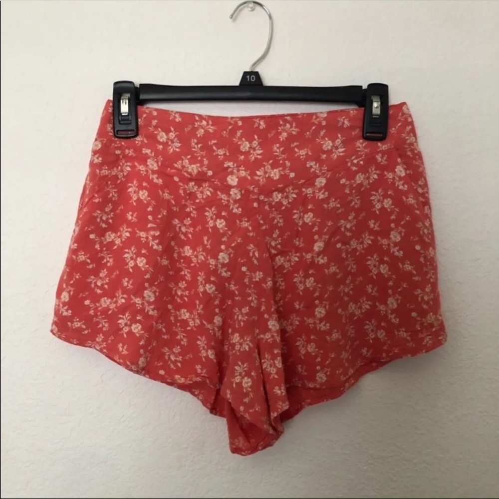 Billabong peach shorts